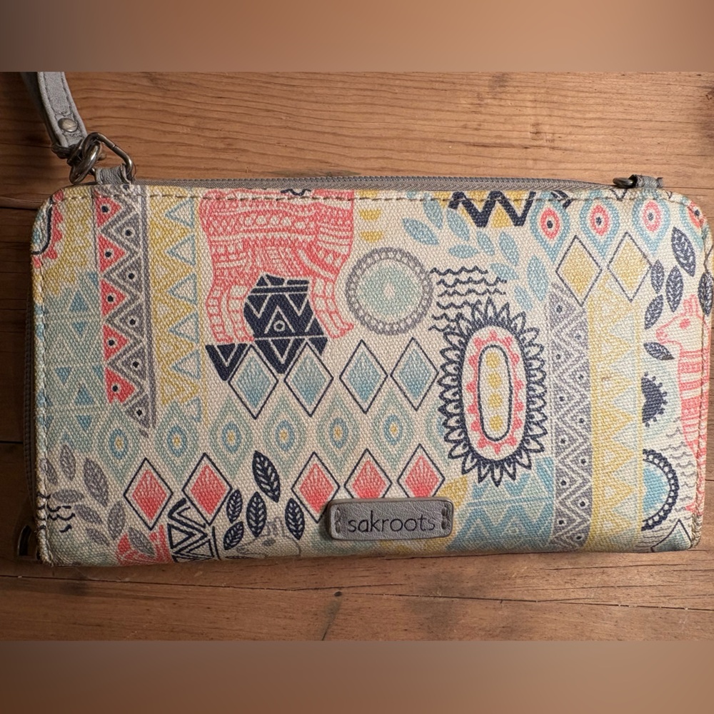SOLD

SOLD- Sakroots Boho Wonderlust Wristlet
